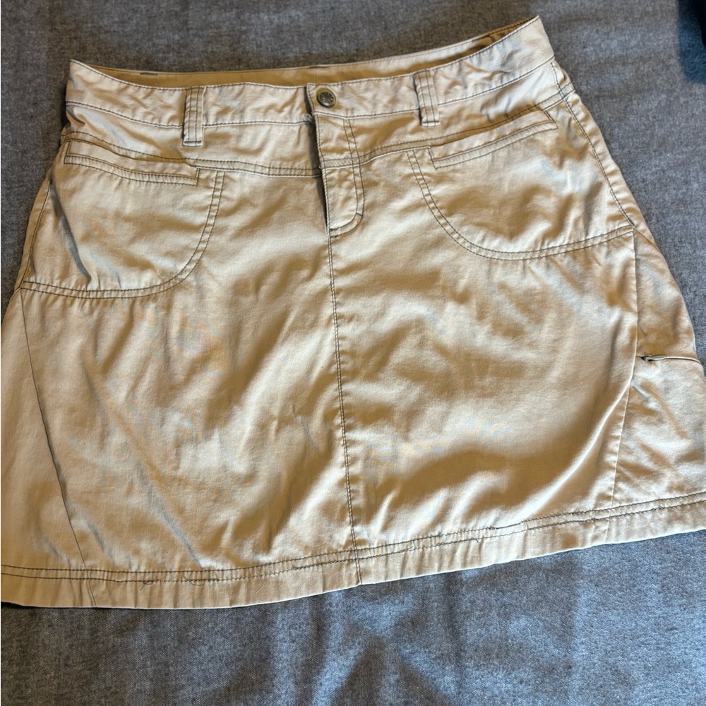 Athleta  Women’s  dipper skirt Khaki Nylon size 12‎